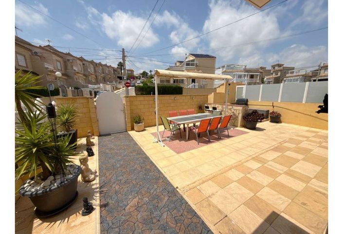 Image No.1-4 Bed Apartment for sale