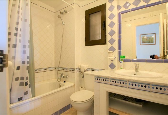 Image No.10-3 Bed Apartment for sale