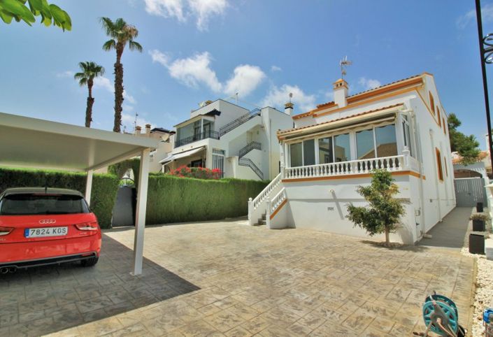 Image No.1-3 Bed Villa for sale