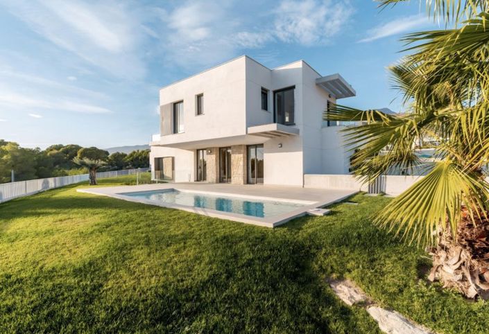Image No.1-3 Bed Villa for sale