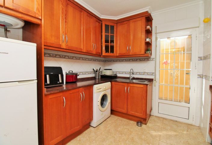 Image No.8-3 Bed Townhouse for sale