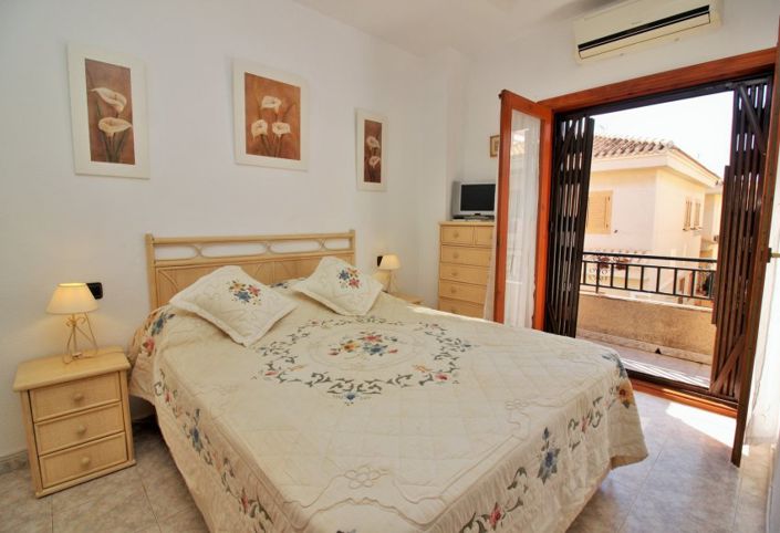 Image No.16-2 Bed Townhouse for sale