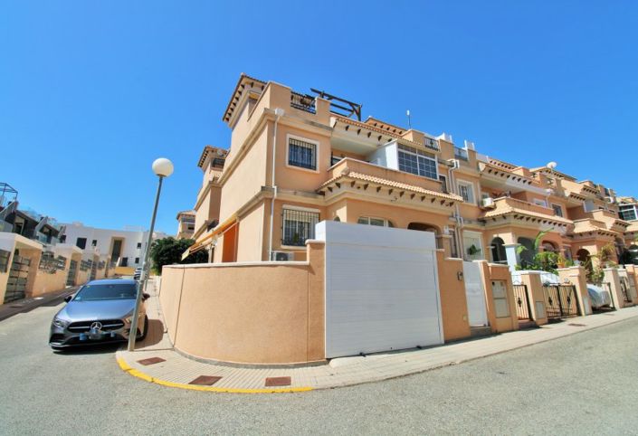 Image No.1-3 Bed Townhouse for sale