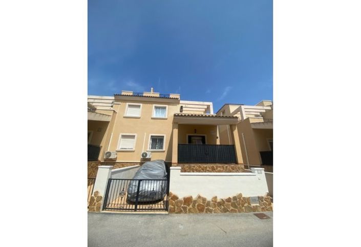 Image No.1-3 Bed Townhouse for sale