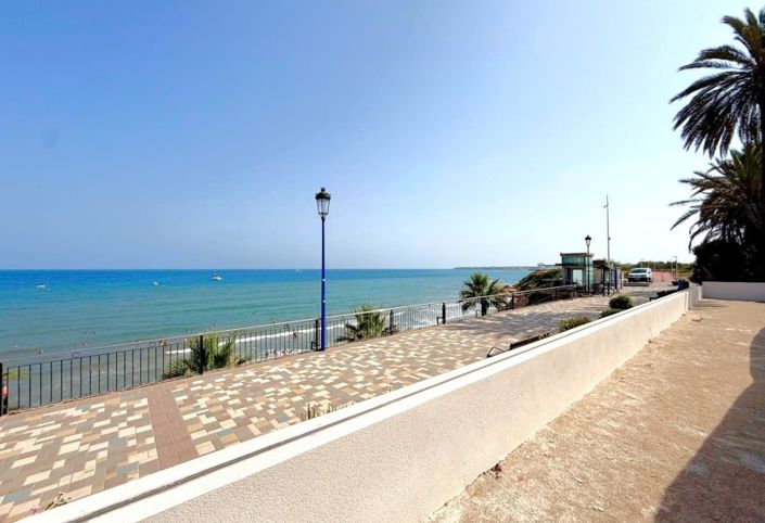 Image No.2-Villa de 5 chambres à vendre à Orihuela Costa