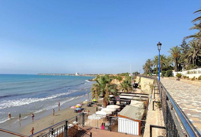 Image No.3-Villa de 5 chambres à vendre à Orihuela Costa