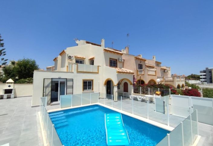 Image No.15-2 Bed Townhouse for sale