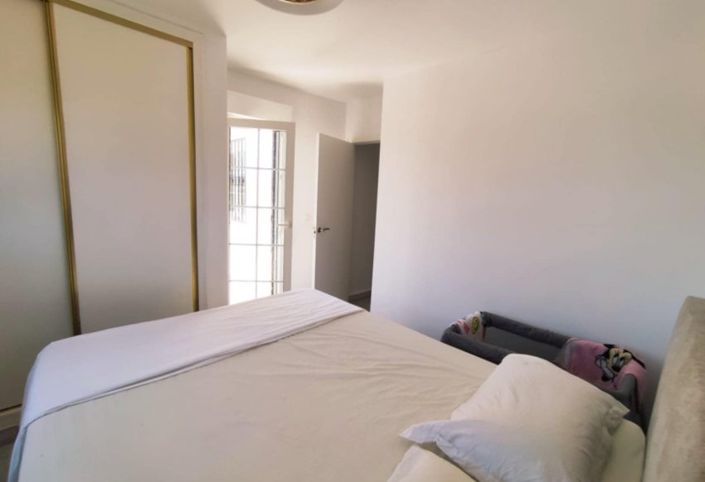 Image No.16-2 Bed Townhouse for sale