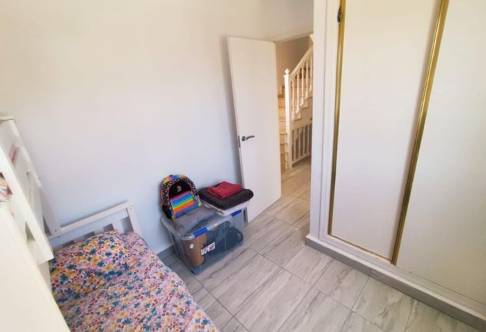 Image No.18-2 Bed Townhouse for sale