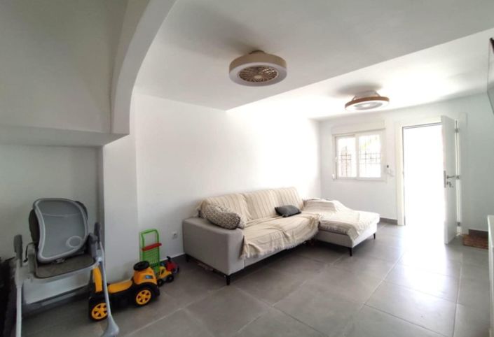 Image No.26-2 Bed Townhouse for sale