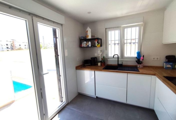 Image No.27-2 Bed Townhouse for sale