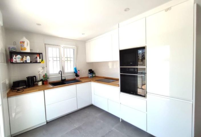 Image No.28-2 Bed Townhouse for sale