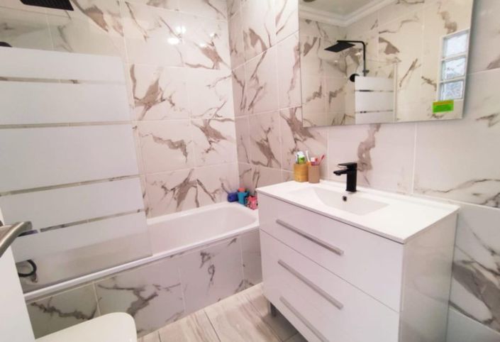 Image No.5-2 Bed Townhouse for sale