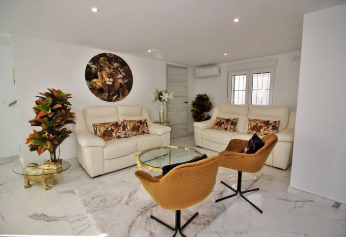 Image No.15-2 Bed Villa for sale