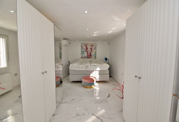 Image No.16-2 Bed Villa for sale