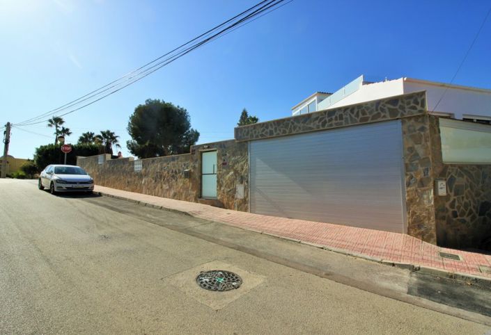 Image No.37-2 Bed Villa for sale