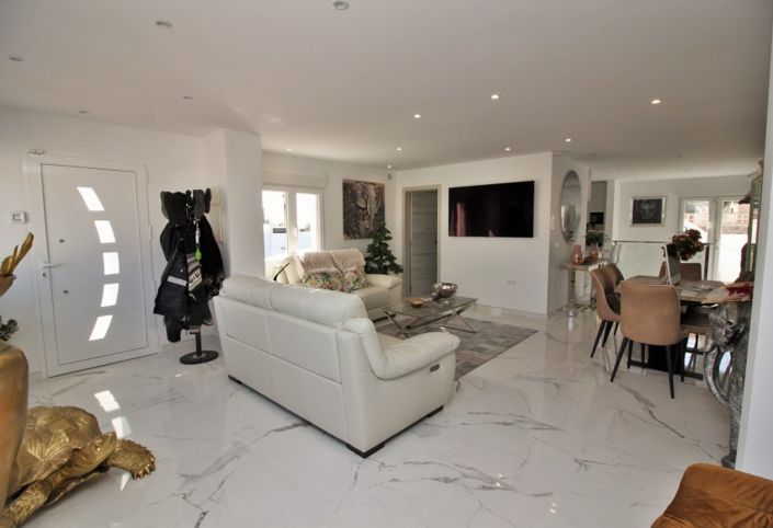 Image No.4-2 Bed Villa for sale