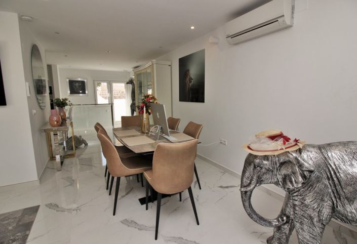 Image No.7-2 Bed Villa for sale