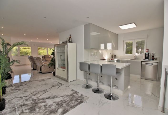 Image No.9-2 Bed Villa for sale