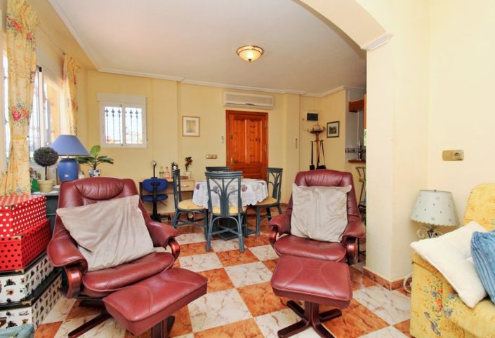 Image No.10-2 Bed Townhouse for sale