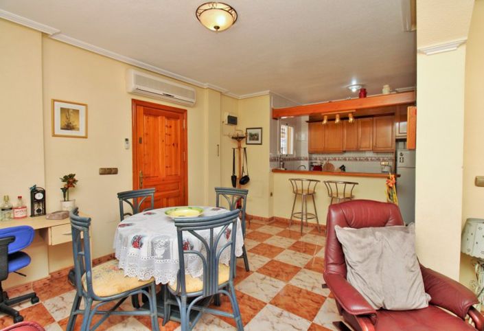 Image No.12-2 Bed Townhouse for sale