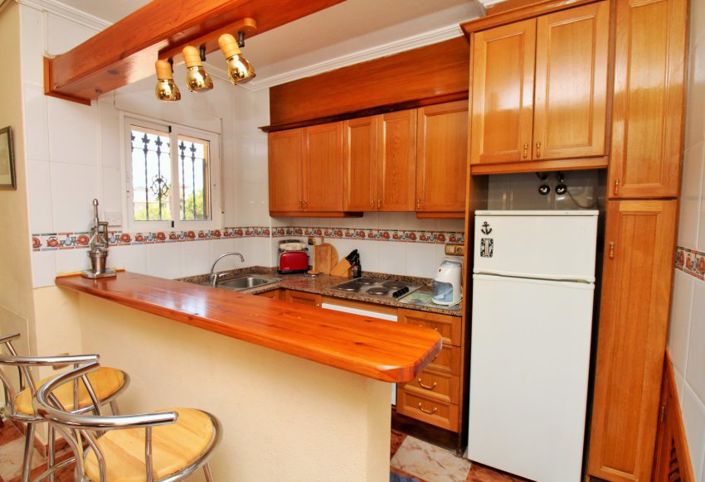 Image No.13-2 Bed Townhouse for sale