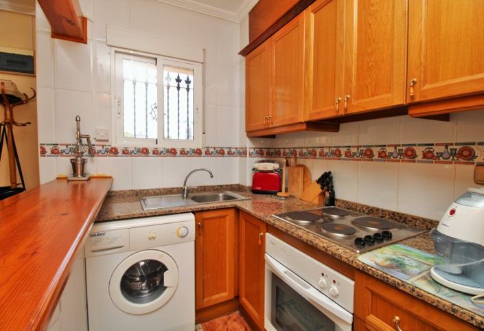 Image No.15-2 Bed Townhouse for sale