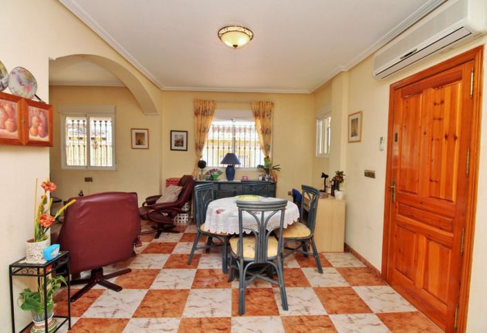 Image No.16-2 Bed Townhouse for sale