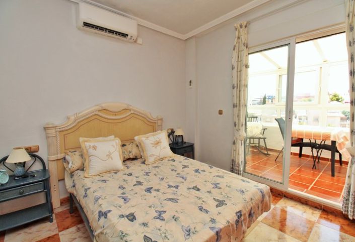 Image No.19-2 Bed Townhouse for sale