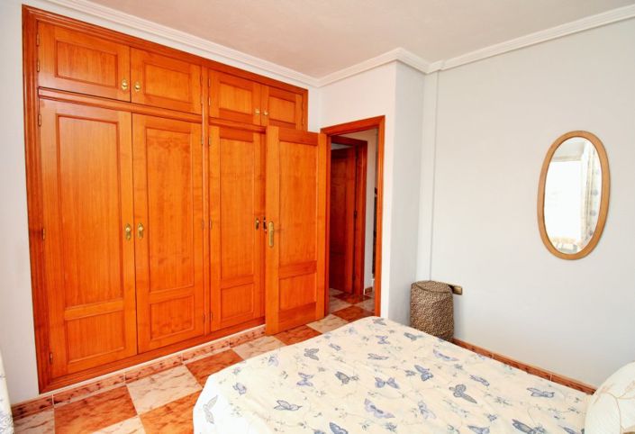 Image No.20-2 Bed Townhouse for sale