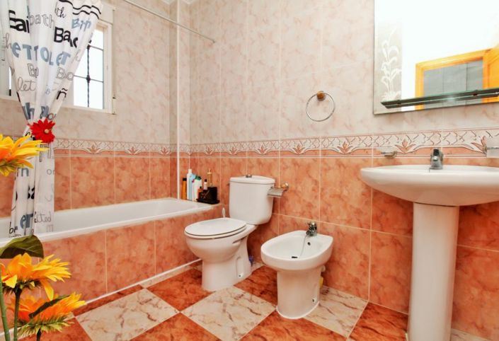 Image No.23-2 Bed Townhouse for sale