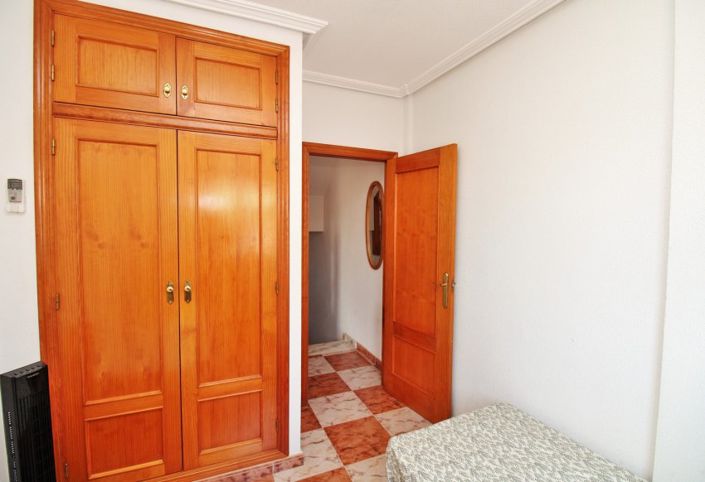 Image No.25-2 Bed Townhouse for sale