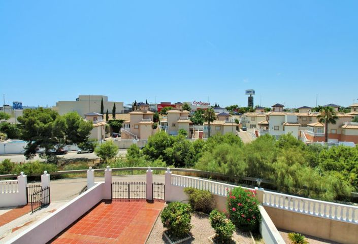 Image No.29-2 Bed Townhouse for sale