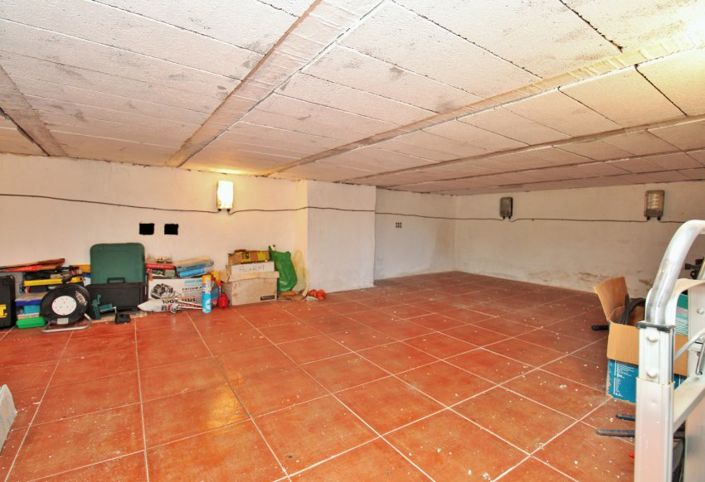 Image No.37-2 Bed Townhouse for sale