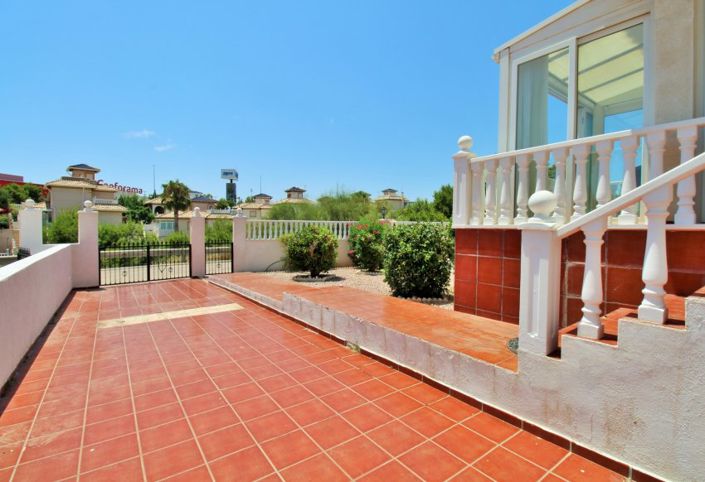 Image No.38-2 Bed Townhouse for sale