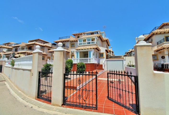 Image No.40-2 Bed Townhouse for sale