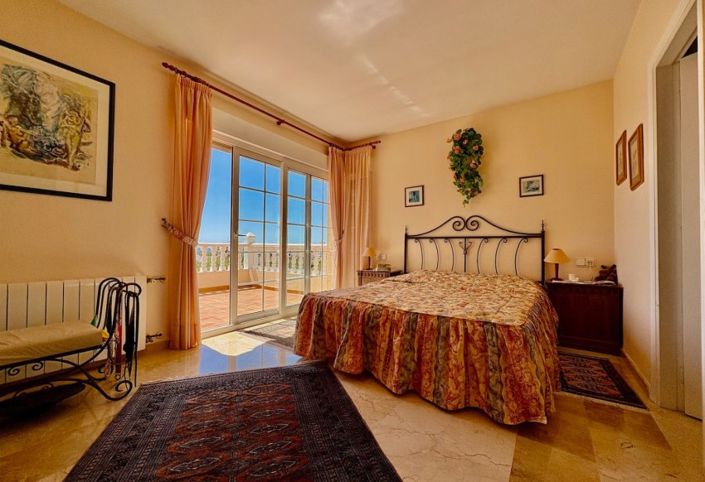 Image No.11-3 Bed Villa for sale