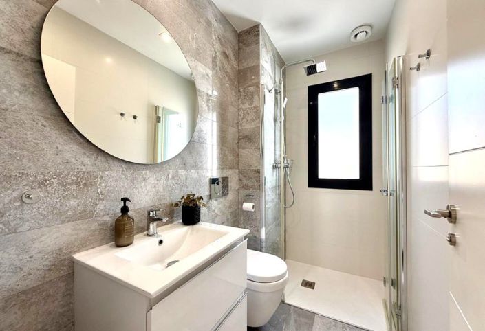 Image No.15-3 Bed Villa for sale