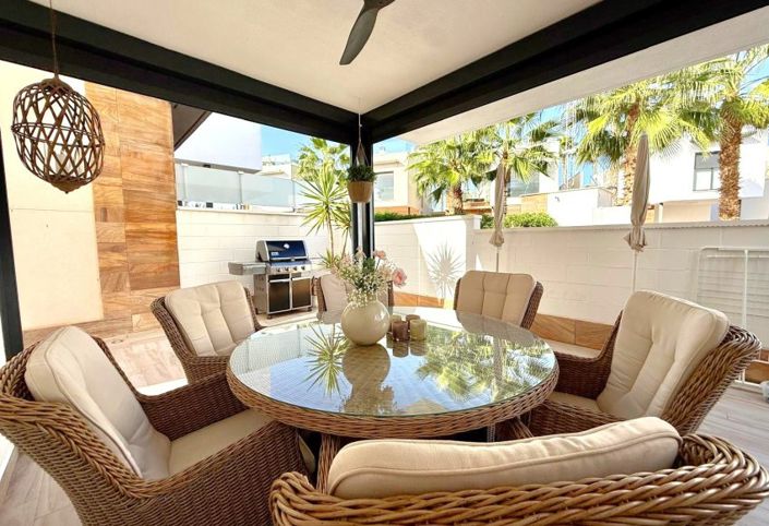 Image No.4-3 Bed Villa for sale