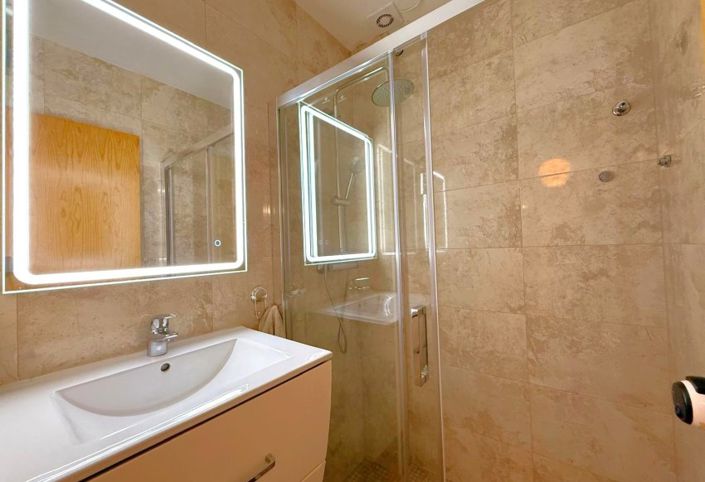 Image No.18-3 Bed Townhouse for sale