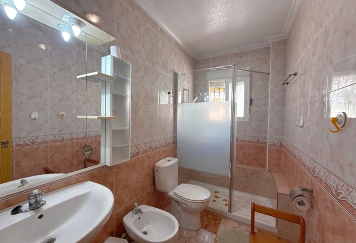 Image No.3-2 Bed Bungalow for sale