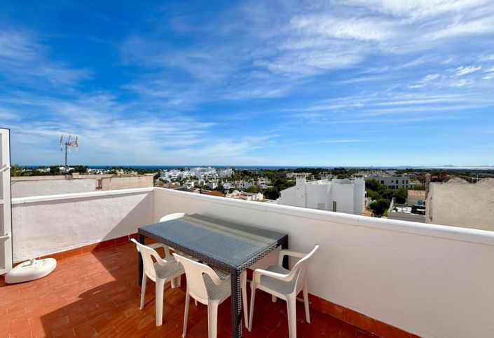 Image No.16-3 Bed Townhouse for sale