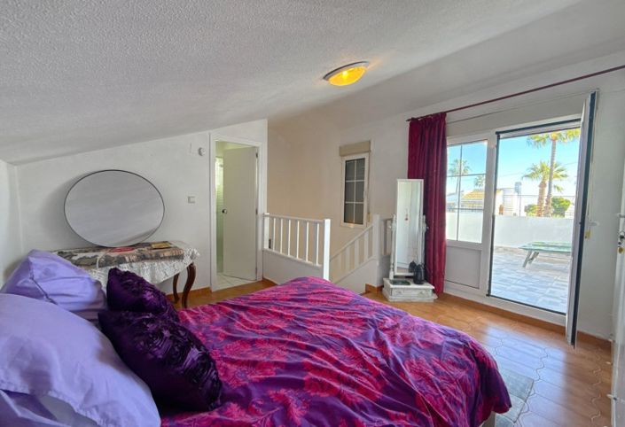 Image No.14-3 Bed Townhouse for sale