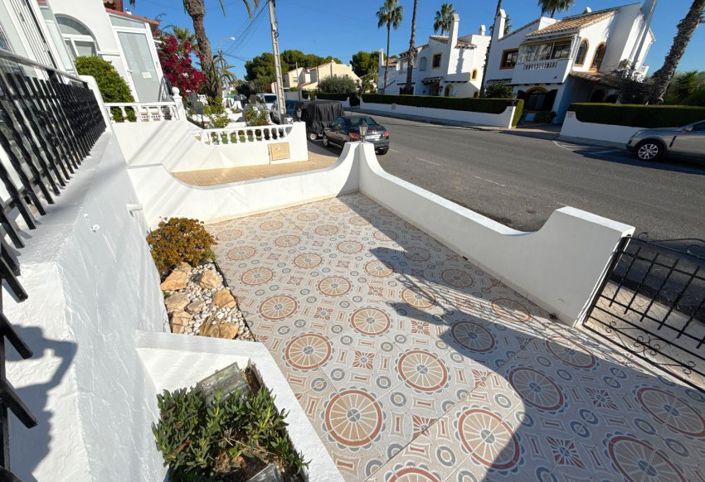 Image No.15-3 Bed Townhouse for sale