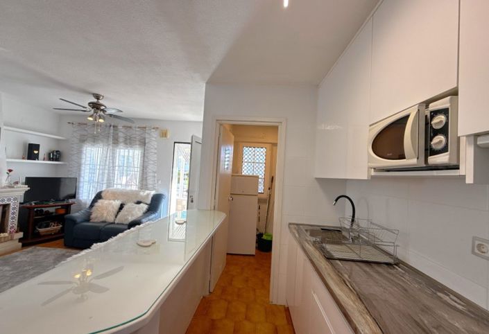 Image No.18-3 Bed Townhouse for sale