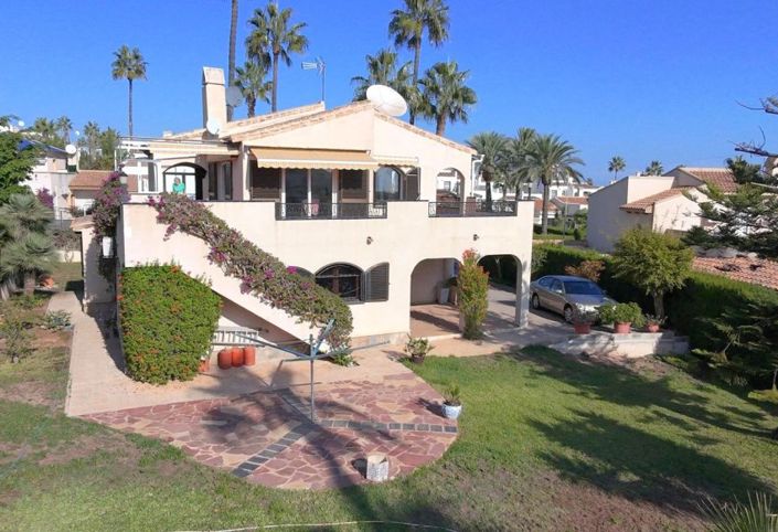 Image No.1-3 Bed Villa for sale