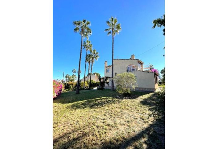 Image No.10-3 Bed Villa for sale