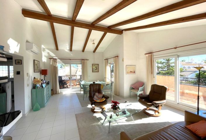 Image No.15-3 Bed Villa for sale