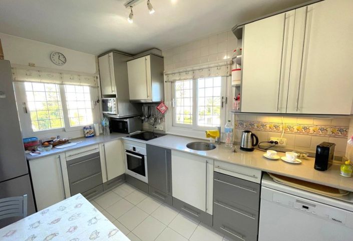 Image No.17-3 Bed Villa for sale