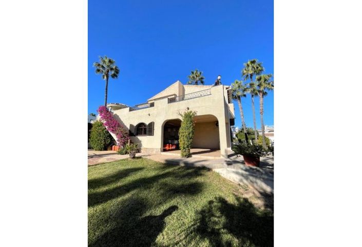 Image No.3-3 Bed Villa for sale